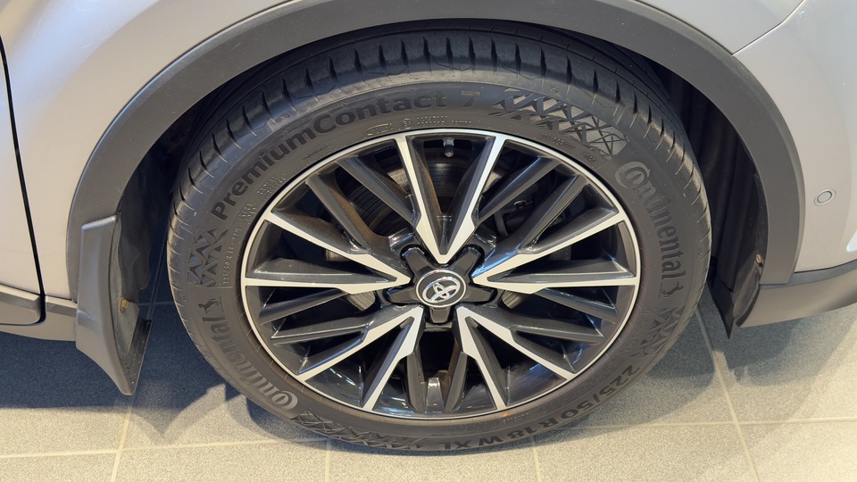 Toyota C-HR vaihtoauto