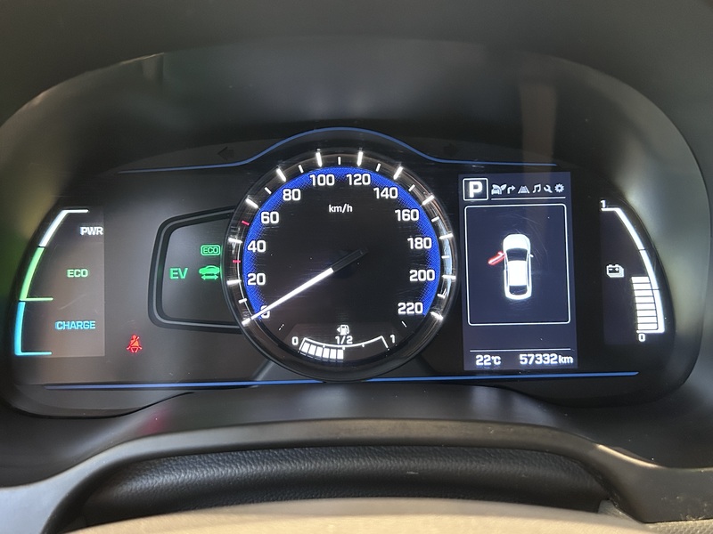 Hyundai IONIQ hybrid vaihtoauto