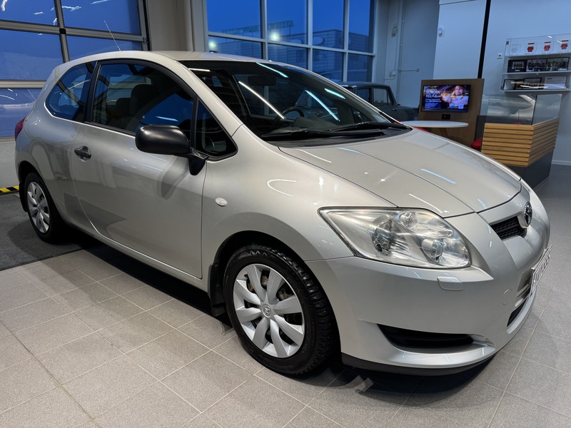 Toyota Auris vaihtoauto