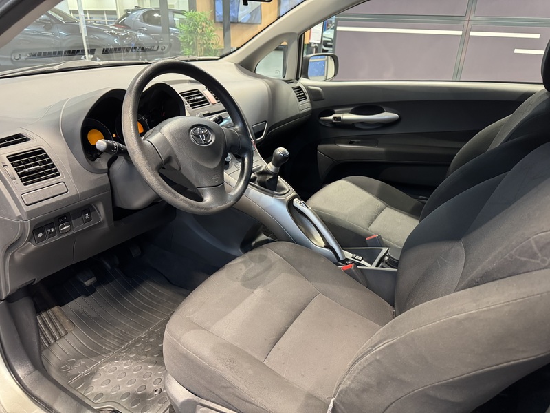 Toyota Auris vaihtoauto