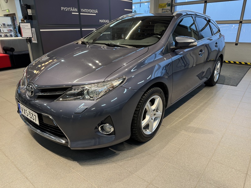 Toyota Auris vaihtoauto