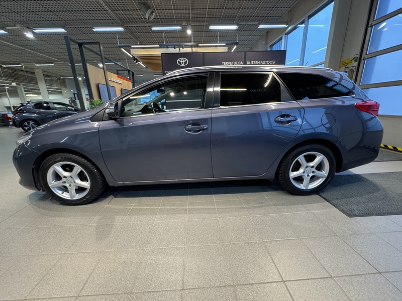 Toyota Auris vaihtoauto