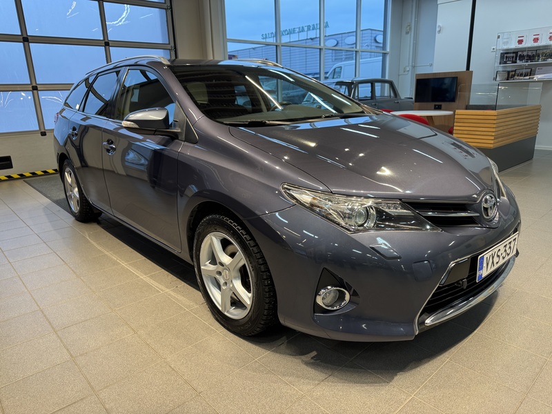 Toyota Auris vaihtoauto