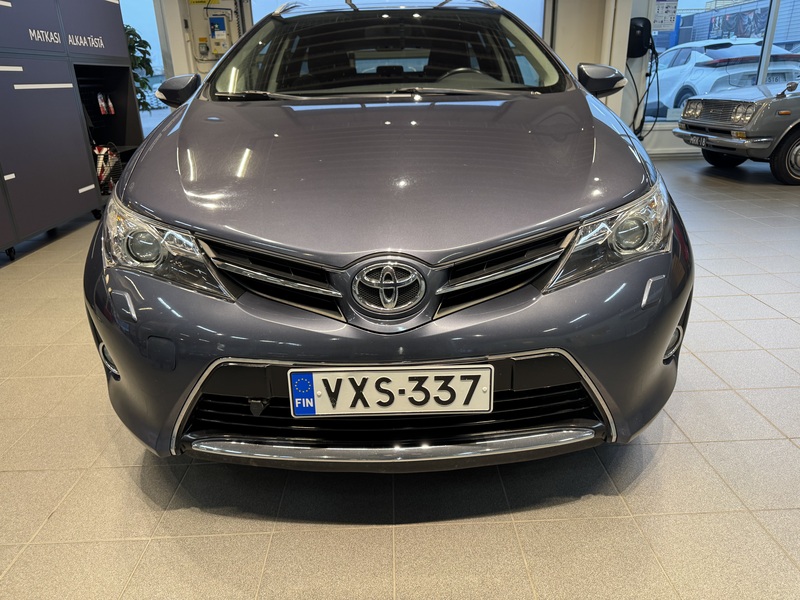 Toyota Auris vaihtoauto
