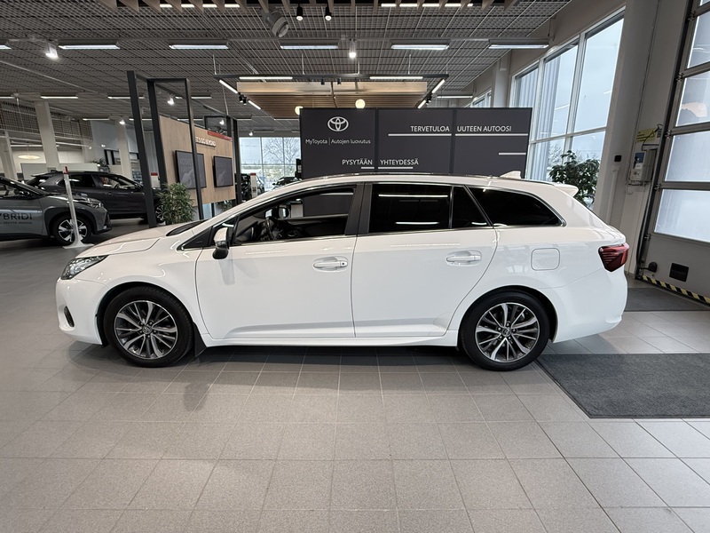 Toyota Avensis vaihtoauto