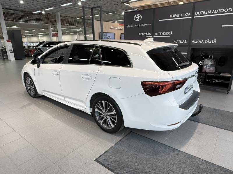 Toyota Avensis vaihtoauto