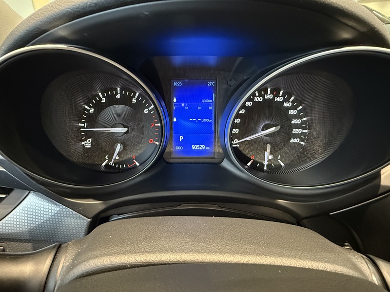 Toyota Avensis vaihtoauto