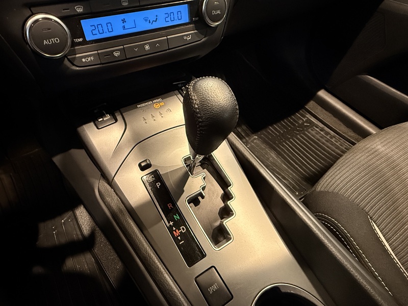 Toyota Avensis vaihtoauto