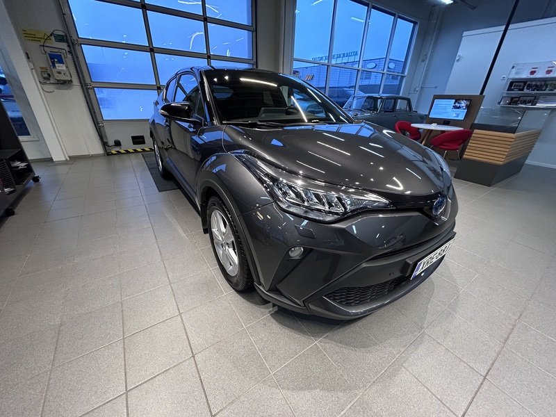 Toyota C-HR vaihtoauto