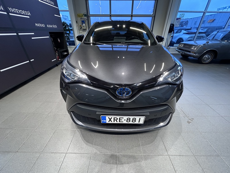 Toyota C-HR vaihtoauto