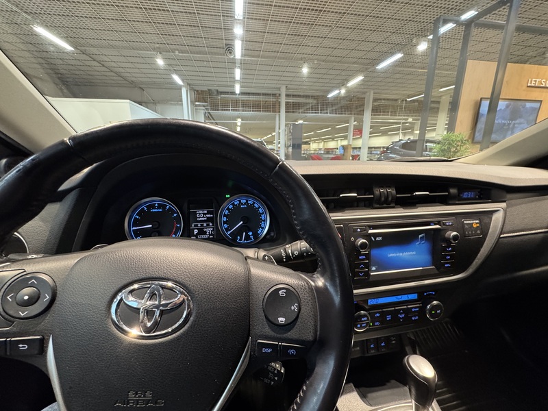 Toyota Auris vaihtoauto