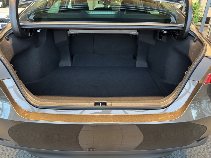 Toyota Camry vaihtoauto