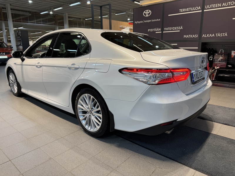 Toyota Camry vaihtoauto