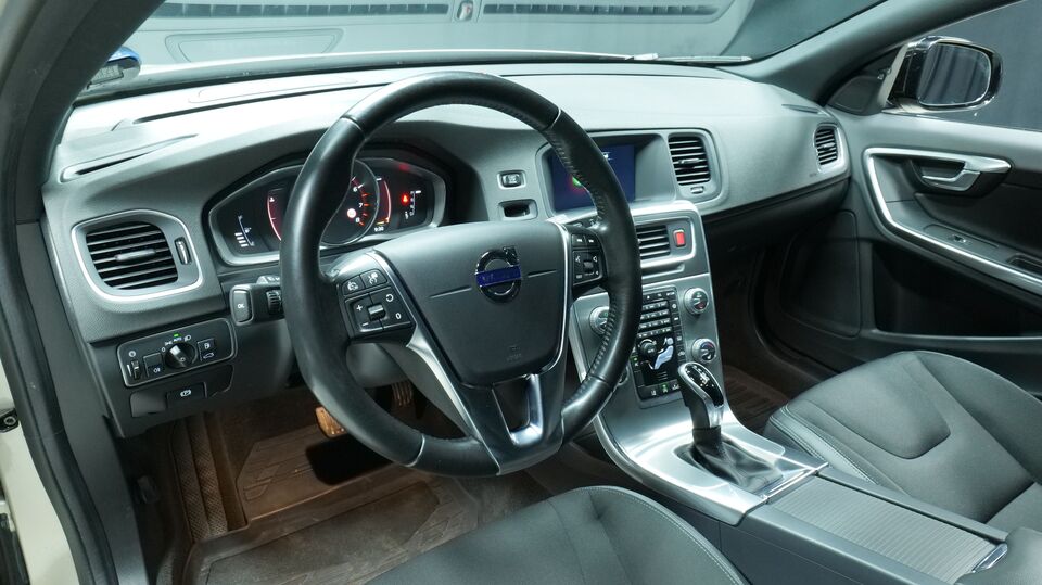 Volvo V60 Cross Country vaihtoauto