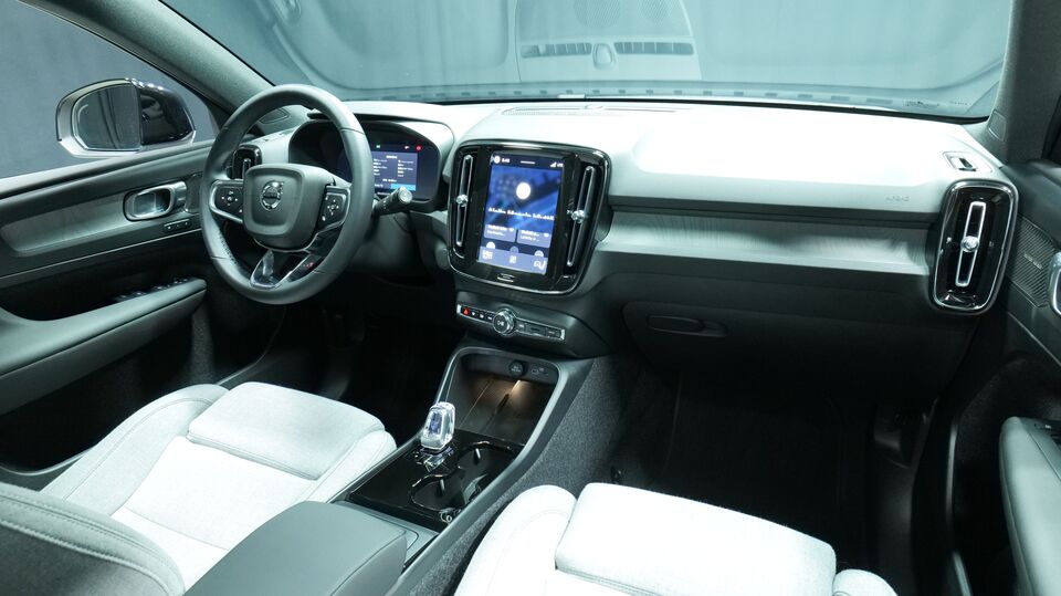 Volvo EX40 vaihtoauto