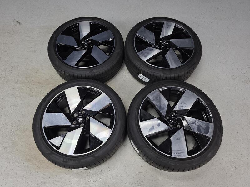 Volvo EX40 vaihtoauto