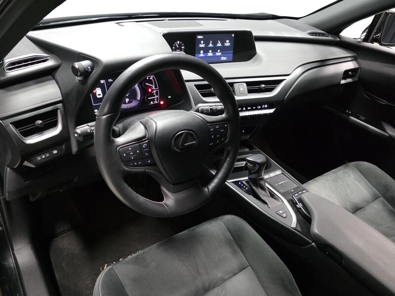 Lexus UX vaihtoauto