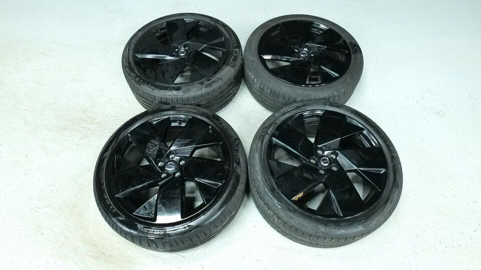 Volvo EX40 vaihtoauto