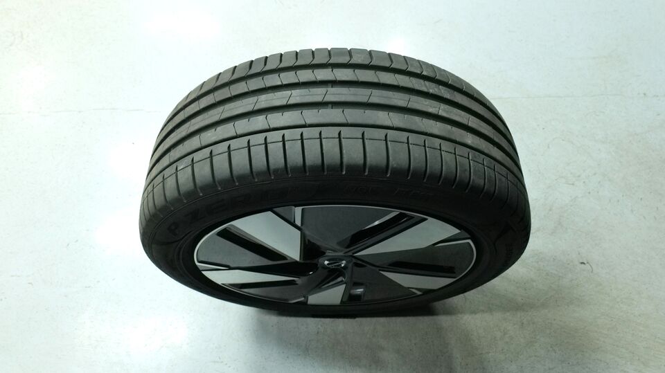 Volvo EX40 vaihtoauto