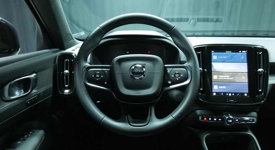 Volvo EX40 vaihtoauto