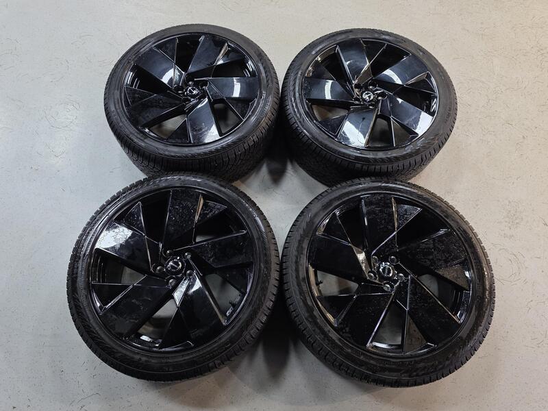 Volvo EC40 vaihtoauto