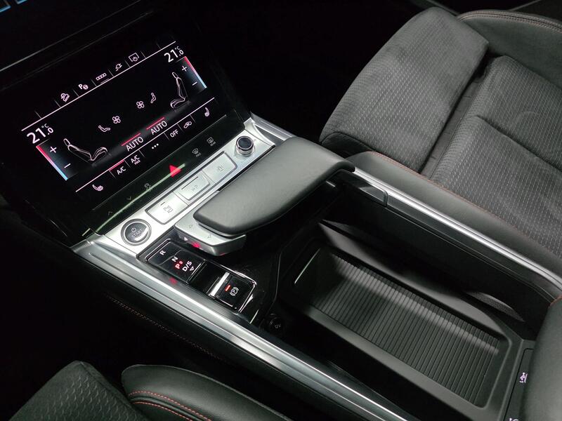 Audi Q8 e-tron vaihtoauto
