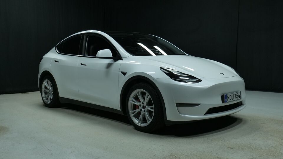 Tesla Model Y vaihtoauto