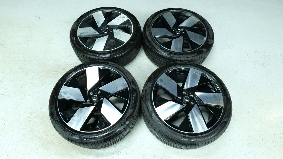 Volvo EX40 vaihtoauto