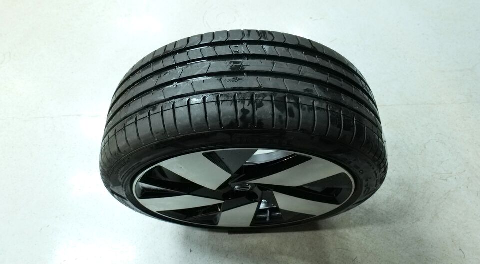 Volvo EX40 vaihtoauto