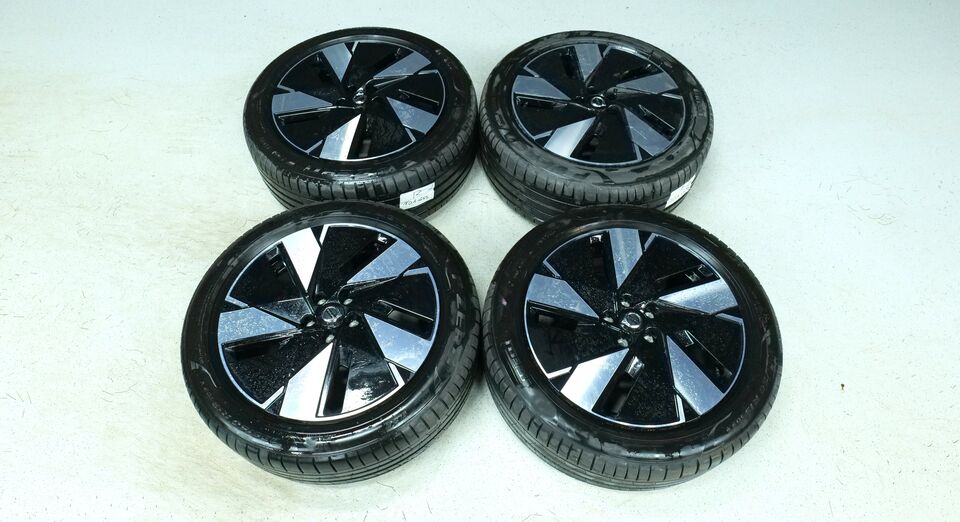 Volvo EC40 vaihtoauto