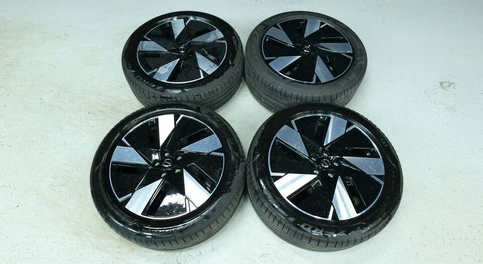 Volvo EX40 vaihtoauto