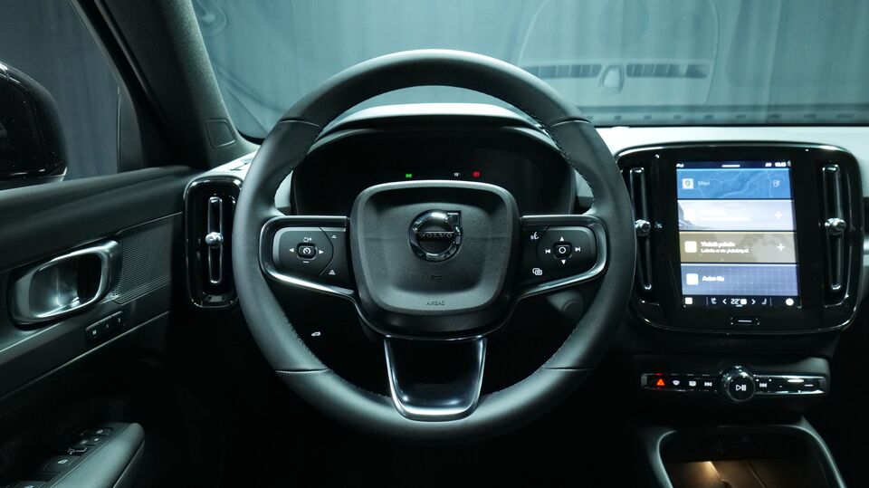 Volvo EX40 vaihtoauto