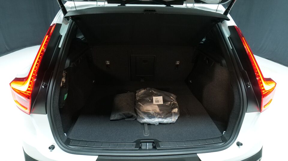 Volvo EX40 vaihtoauto