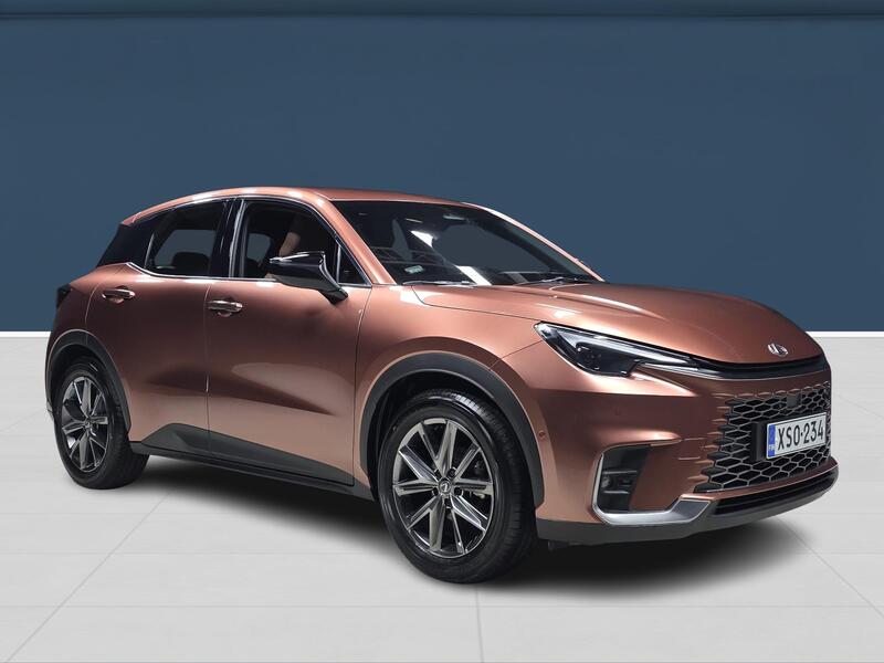 Lexus LBX vaihtoauto