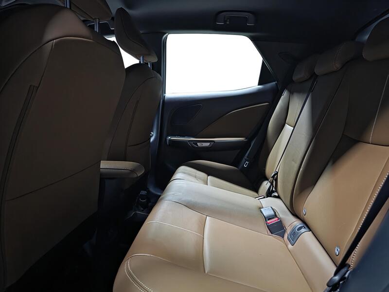 Lexus LBX vaihtoauto