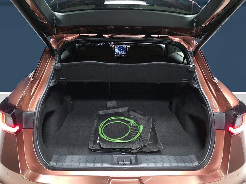 Lexus LBX vaihtoauto