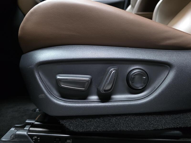 Lexus LBX vaihtoauto