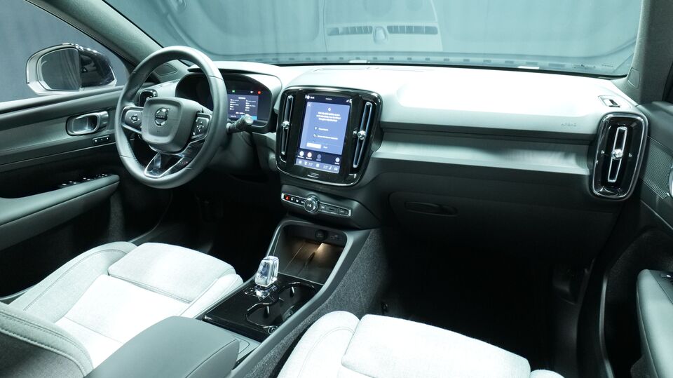 Volvo EX40 vaihtoauto