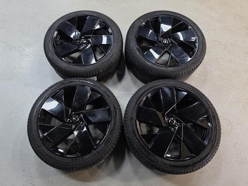 Volvo EC40 vaihtoauto