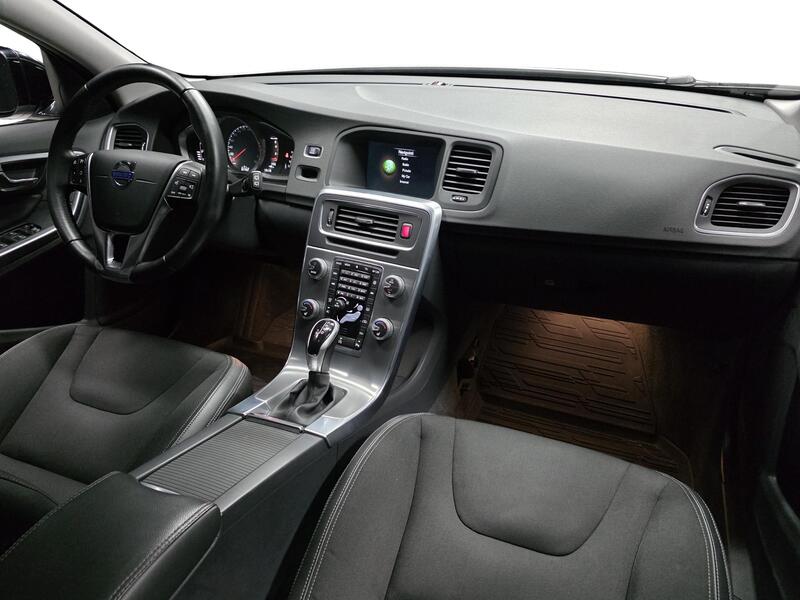 Volvo V60 Cross Country vaihtoauto