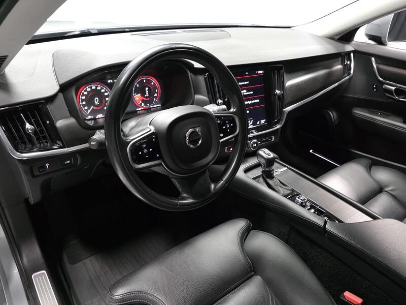 Volvo V90 Cross Country vaihtoauto