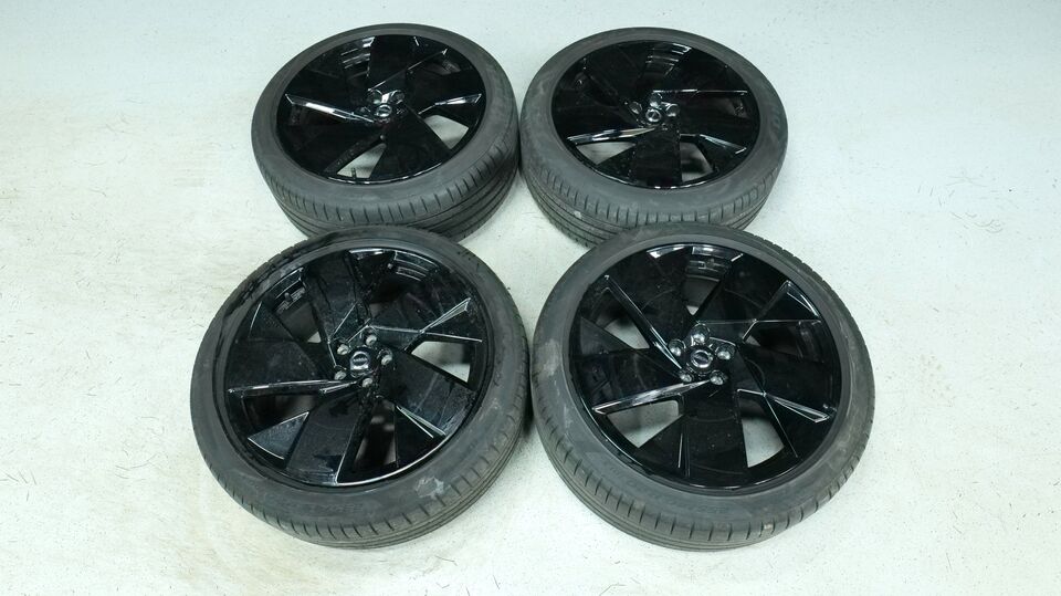 Volvo EX40 vaihtoauto