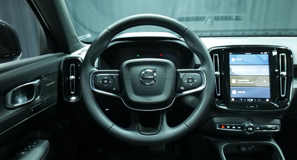 Volvo EX40 vaihtoauto