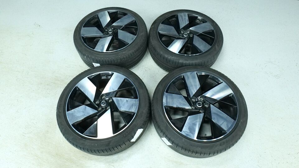 Volvo EX40 vaihtoauto