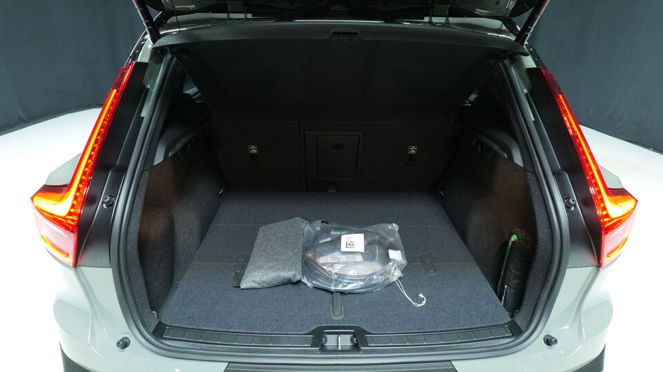 Volvo EX40 vaihtoauto