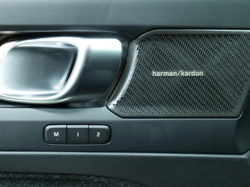 Volvo EX40 vaihtoauto