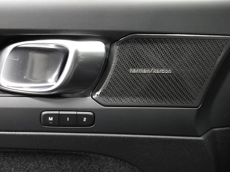 Volvo EX40 vaihtoauto