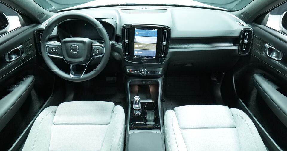 Volvo EX40 vaihtoauto