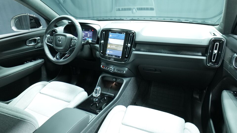 Volvo EX40 vaihtoauto