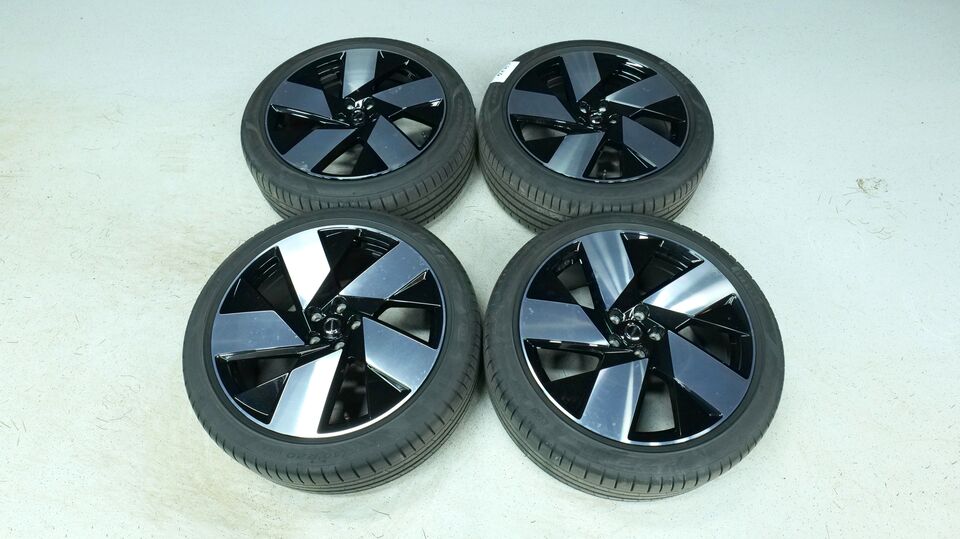 Volvo EX40 vaihtoauto